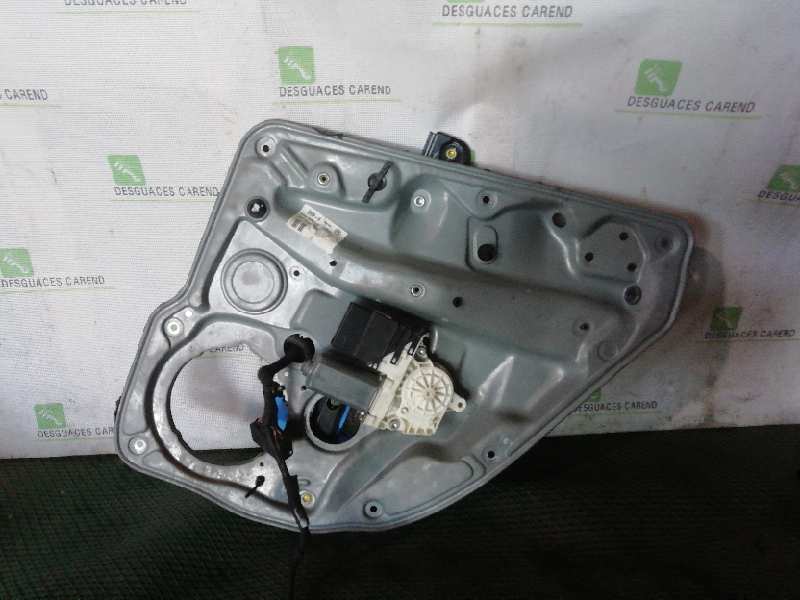 ELEVALUNAS TRASERO DERECHO