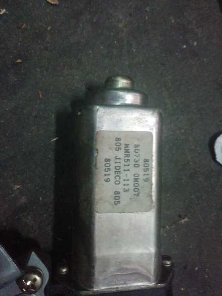 ELEVALUNAS DELANTERO DERECHO