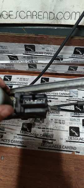 ELEVALUNAS DELANTERO IZQUIERDO