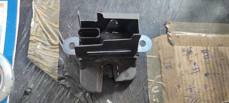 CERRADURA MALETERO / PORTON