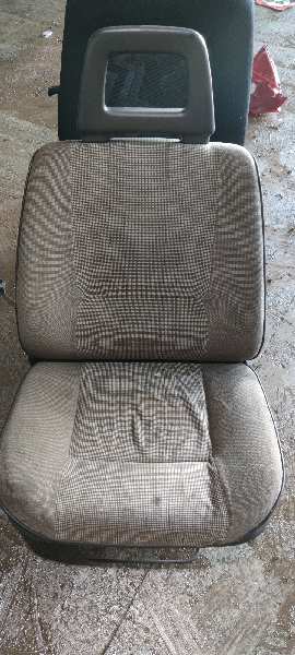 ASIENTO DELANTERO IZQUIERDO