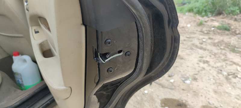 CERRADURA PUERTA TRASERA DERECHA 