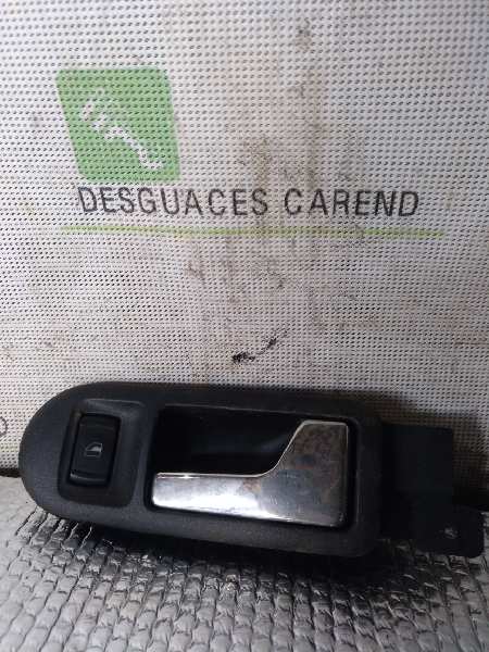 MANETA INTERIOR DELANTERA DERECHA