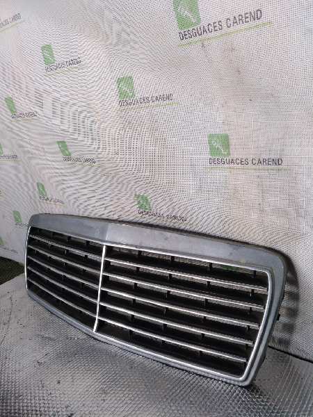 2108880123 REJILLA DELANTERA MERCEDES CLASE E (W210) BERLINA DIESEL