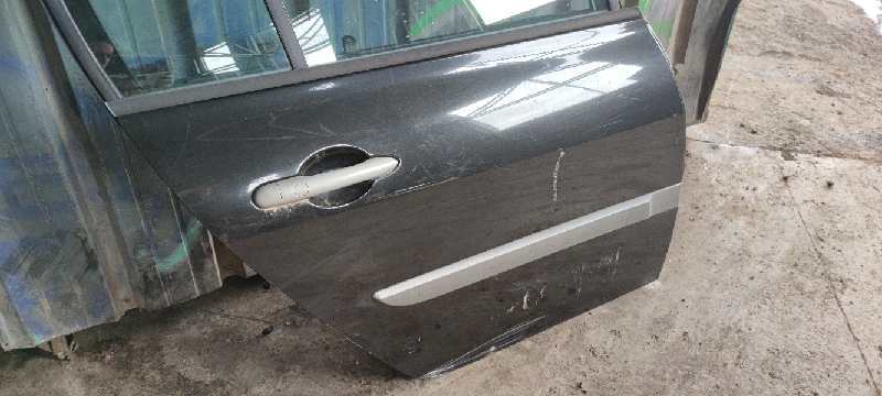 PUERTA TRASERA DERECHA