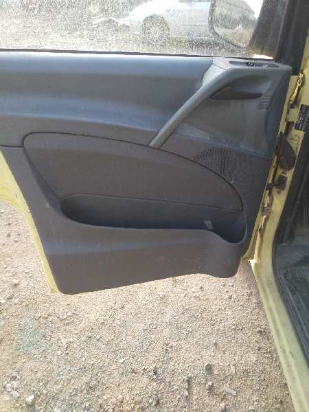 GUARNECIDO PUERTA DELANTERA IZQUIERDA