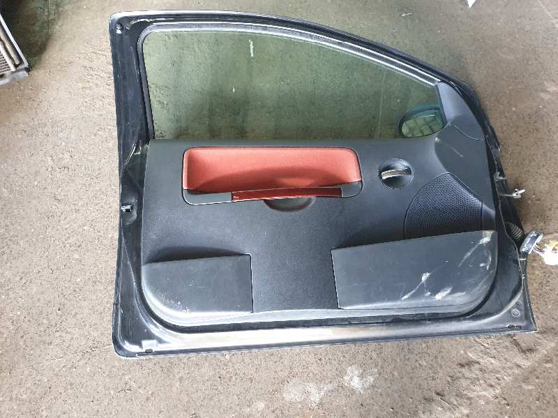 PUERTA DELANTERA IZQUIERDA