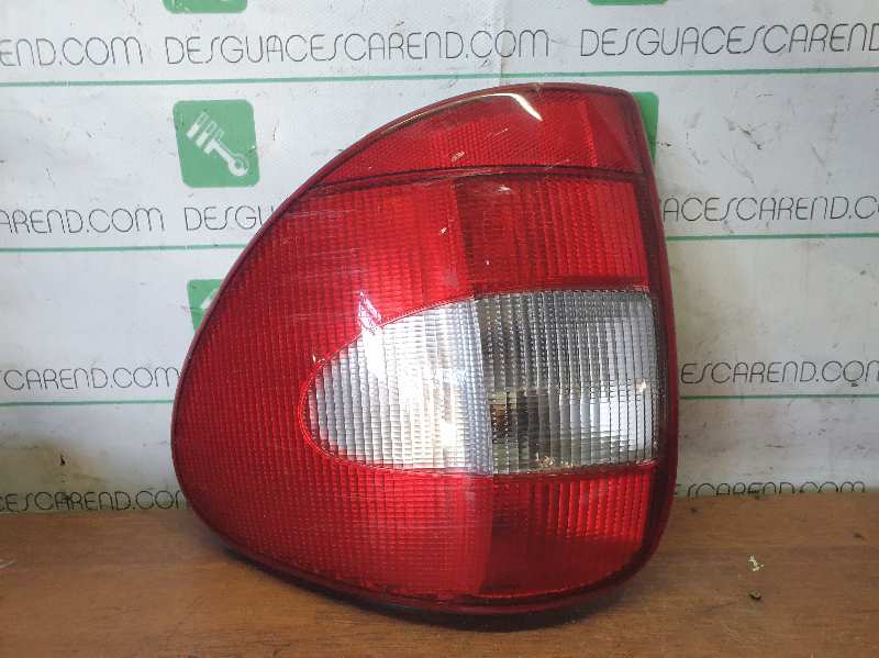 PILOTO TRASERO DERECHO