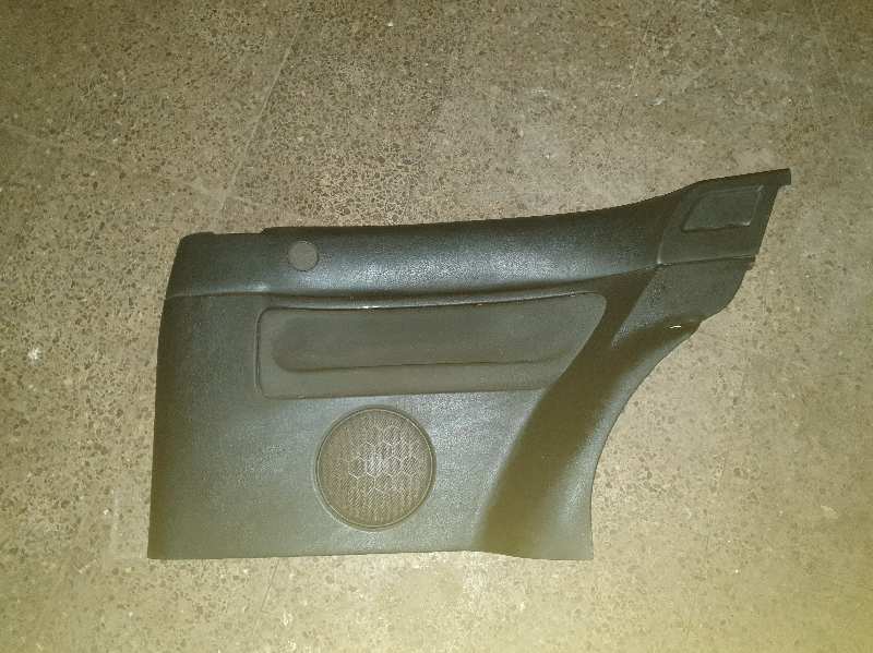 GUARNECIDO PUERTA TRASERA DERECHA