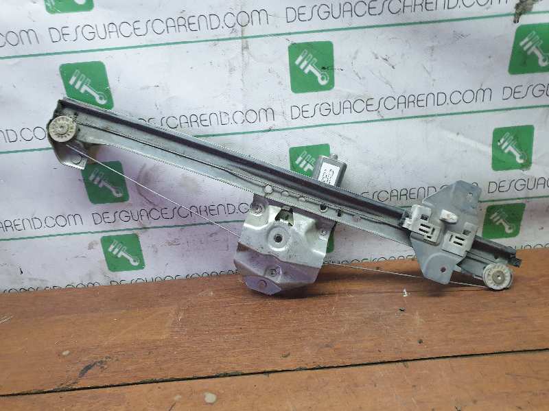 ELEVALUNAS DELANTERO DERECHO