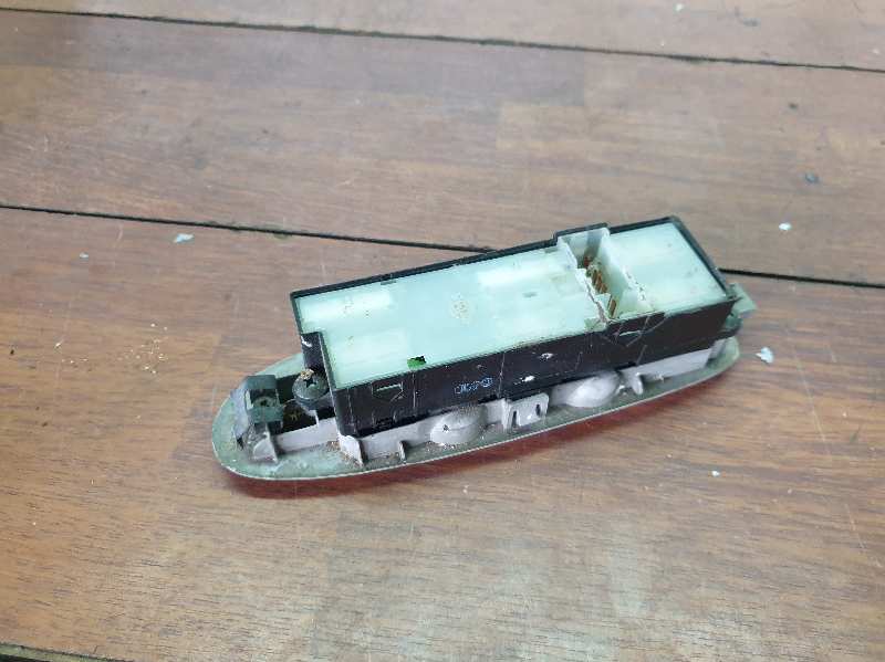 MANDO ELEVALUNAS DELANTERO IZQUIERDO  NISSAN ALMERA TINO (V10M)