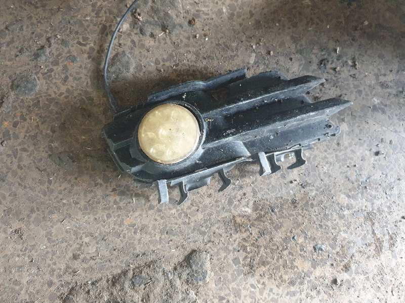 FARO ANTINIEBLA IZQUIERDO