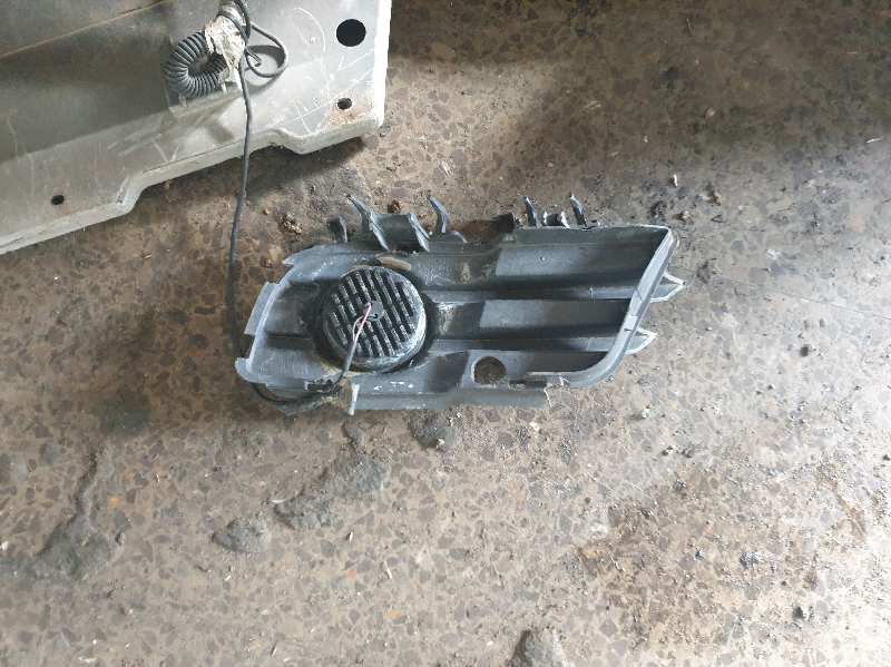 FARO ANTINIEBLA IZQUIERDO