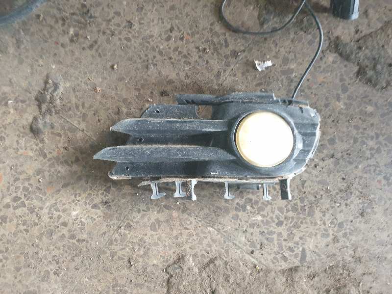 FARO ANTINIEBLA DERECHO