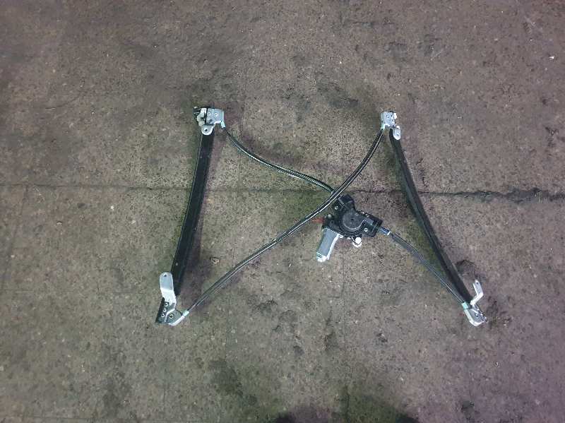 ELEVALUNAS DELANTERO IZQUIERDO