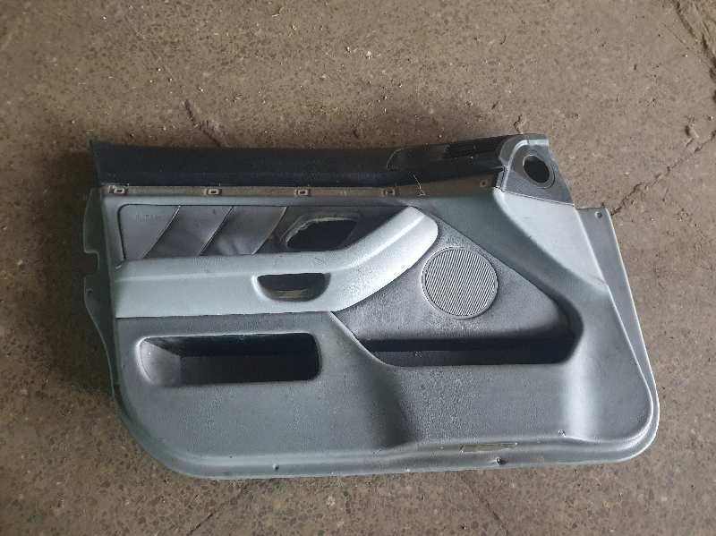 GUARNECIDO PUERTA DELANTERA IZQUIERDA