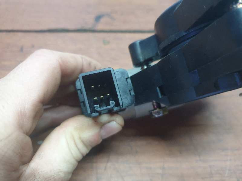 ELEVALUNAS TRASERO IZQUIERDO