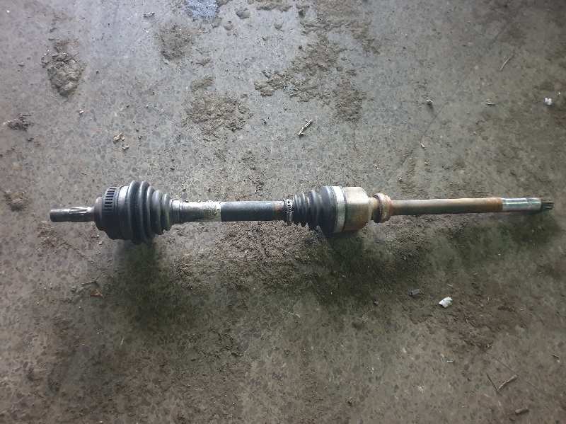 TRANSMISION DELANTERA IZQUIERDA