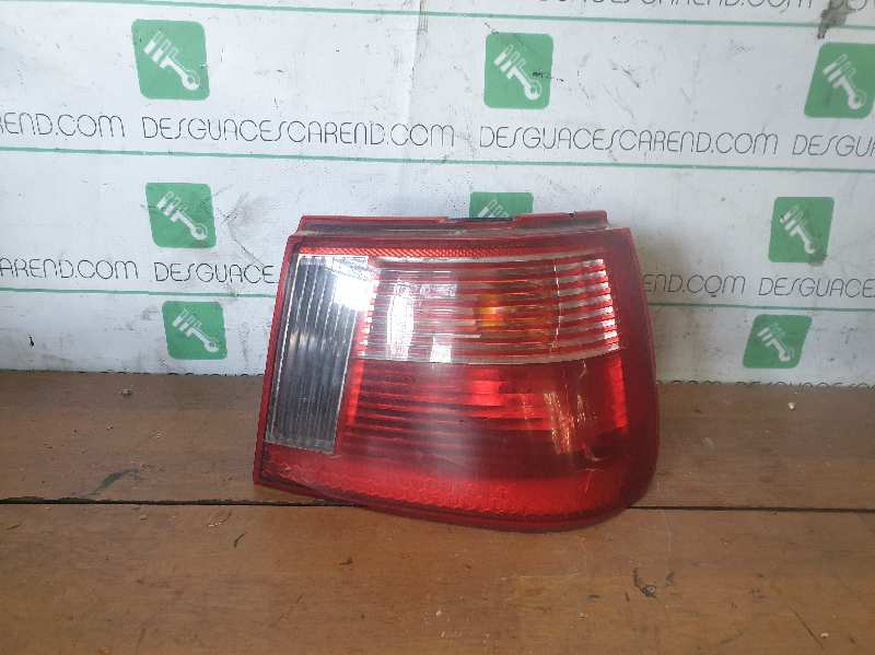 PILOTO TRASERO DERECHO