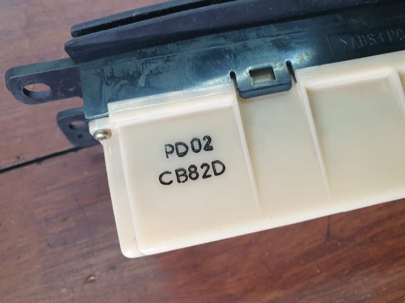 PD02CB82D MANDO CLIMATIZADOR MAZDA PREMACY (CP)