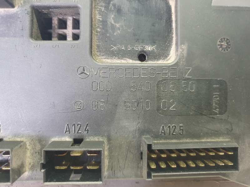 CAJA RELES / FUSIBLES