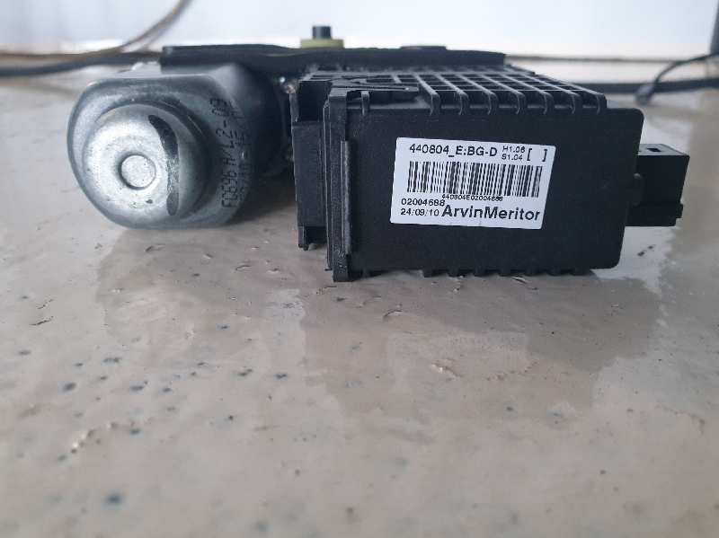 ELEVALUNAS DELANTERO DERECHO