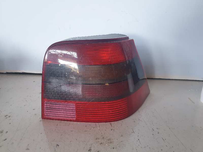 PILOTO TRASERO DERECHO