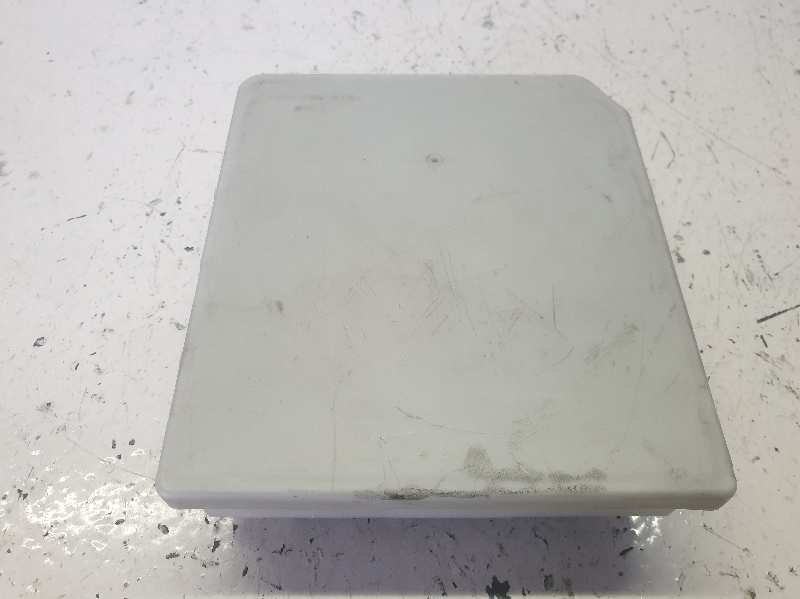 CAJA RELES / FUSIBLES