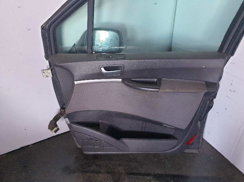 GUARNECIDO PUERTA DELANTERA DERECHA