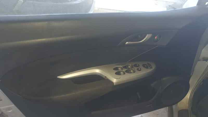 ELEVALUNAS DELANTERO IZQUIERDO