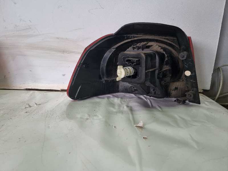 PILOTO TRASERO DERECHO