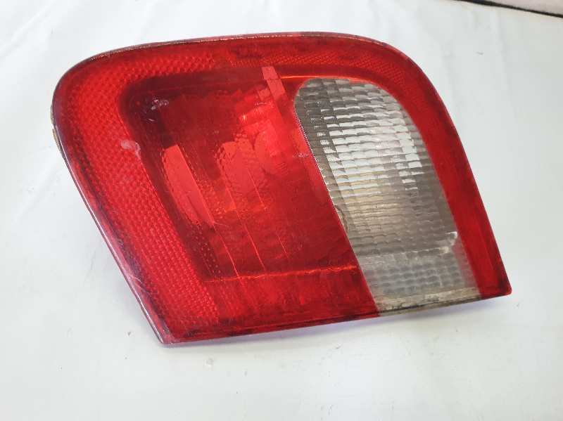 PILOTO TRASERO CENTRAL BMW SERIE 3 BERLINA (E36)