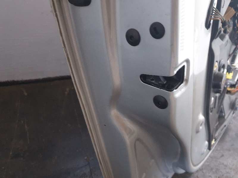 CERRADURA PUERTA DELANTERA IZQUIERDA 