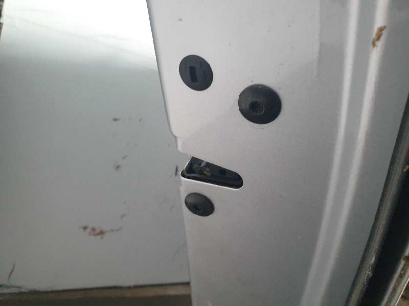 CERRADURA PUERTA TRASERA DERECHA 