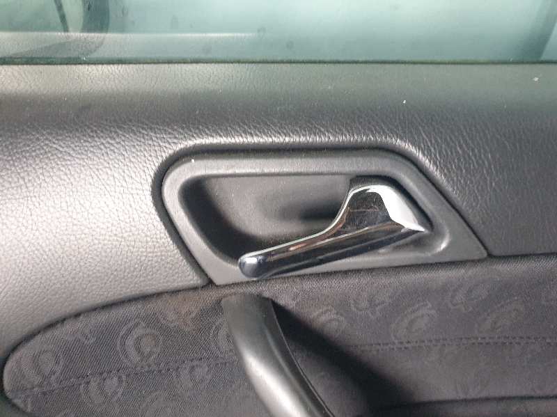 MANETA INTERIOR DELANTERA DERECHA