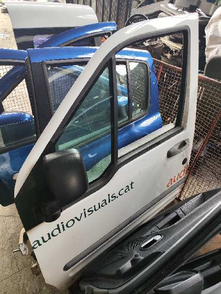 PUERTA DELANTERA IZQUIERDA