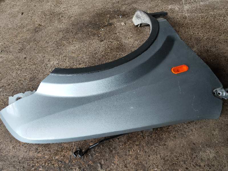 ALETA DELANTERA DERECHA