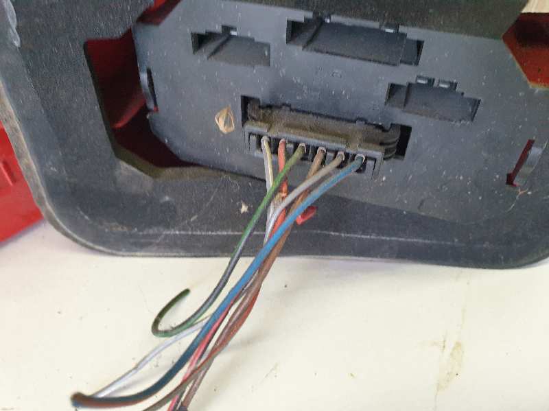 PILOTO TRASERO DERECHO