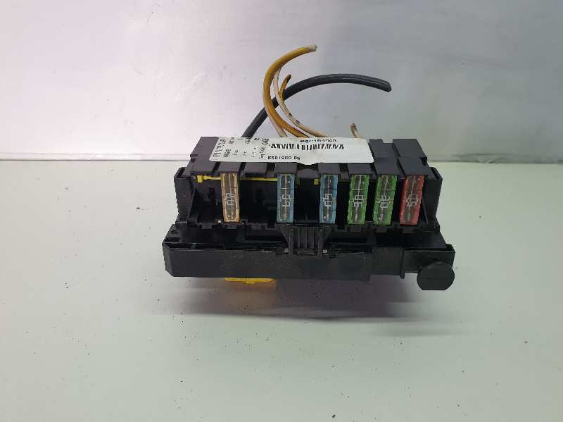 CAJA RELES / FUSIBLES