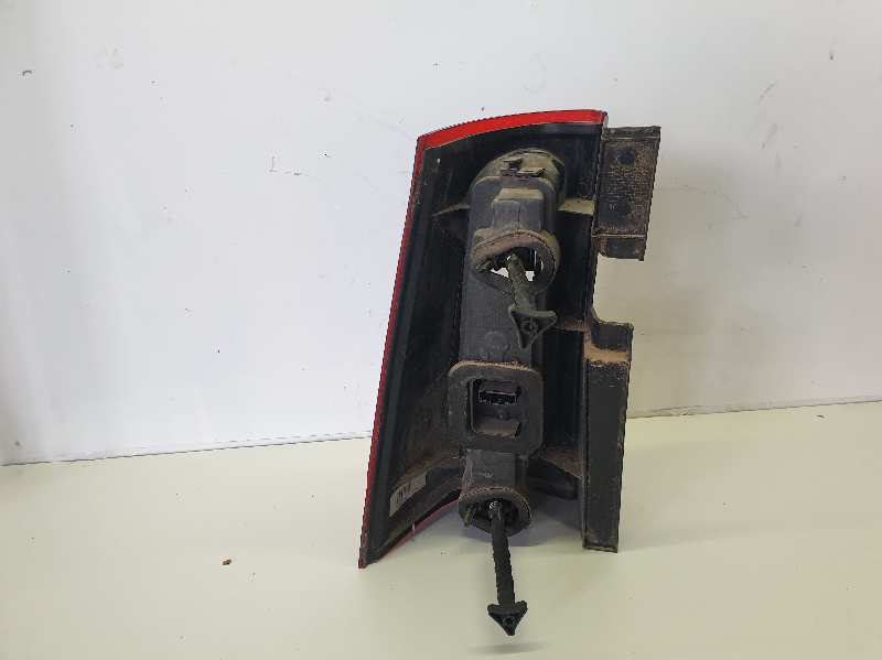 PILOTO TRASERO DERECHO