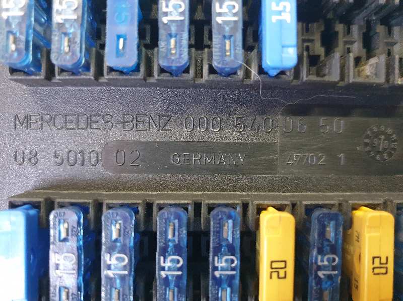 CAJA RELES / FUSIBLES