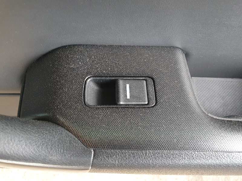 MANDO ELEVALUNAS DELANTERO DERECHO