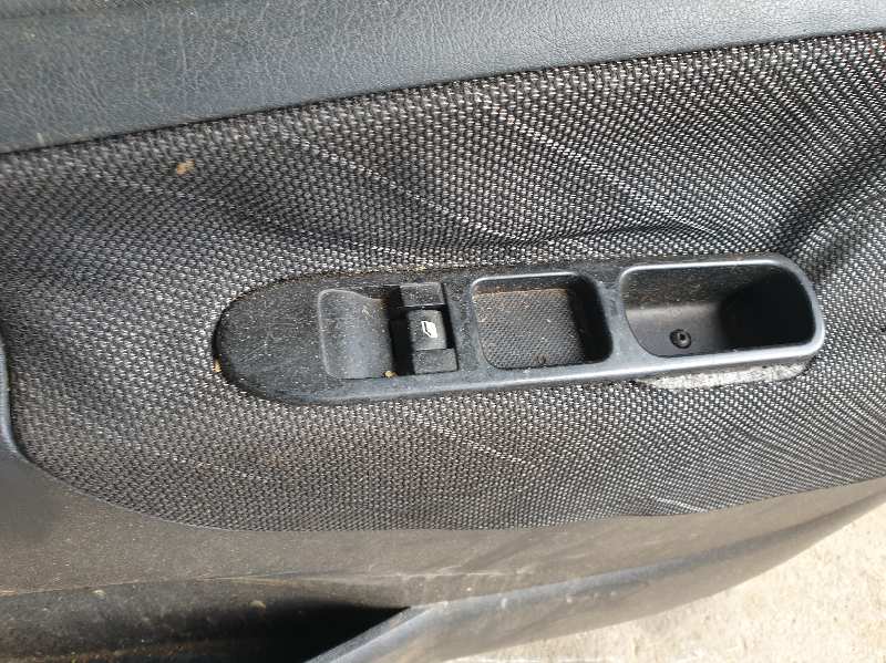 MANDO ELEVALUNAS DELANTERO DERECHO