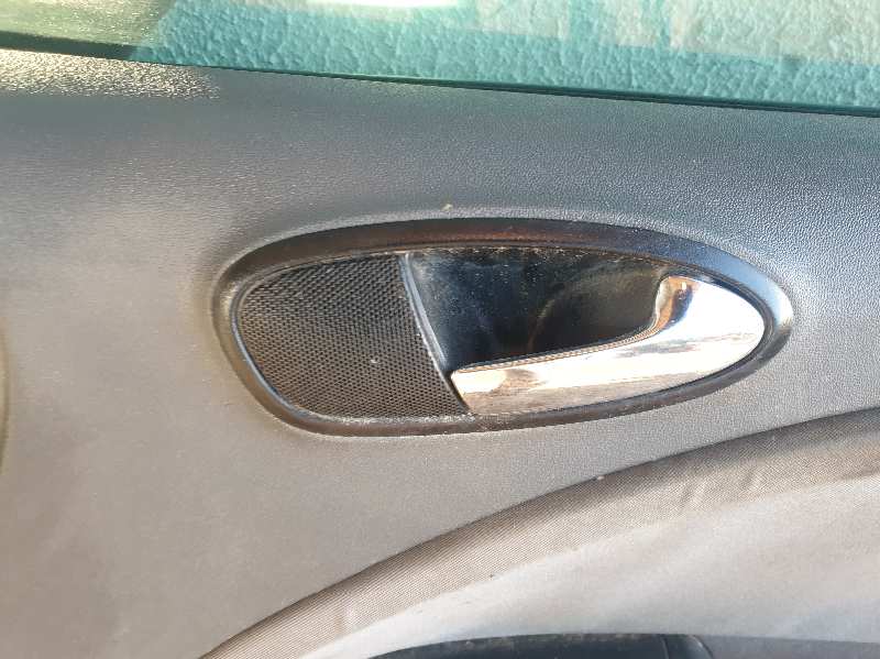 MANETA INTERIOR DELANTERA DERECHA