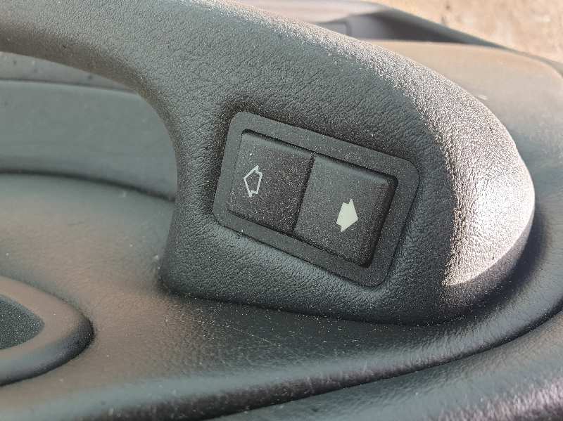 MANDO ELEVALUNAS TRASERO DERECHO