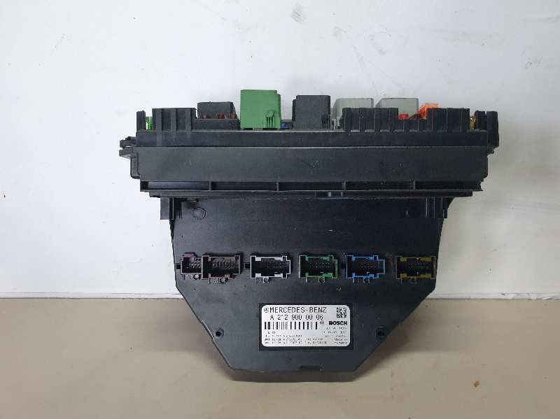 CAJA RELES / FUSIBLES