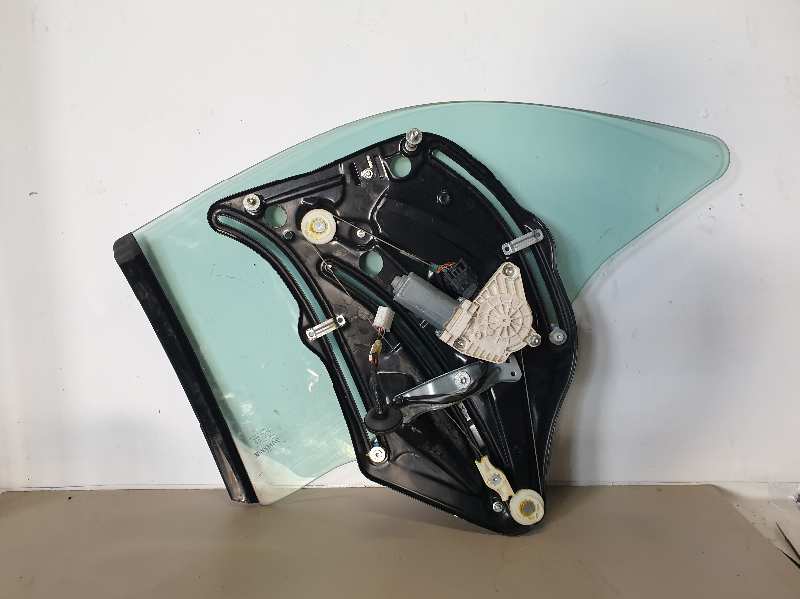 LUNA TRASERA DERECHA