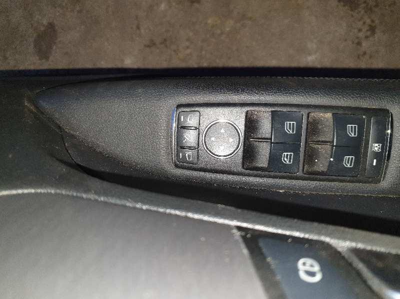 MANDO ELEVALUNAS DELANTERO IZQUIERDO 