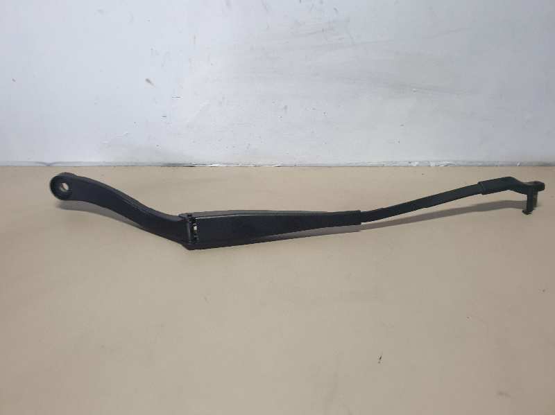 BRAZO LIMPIA DELANTERO IZQUIERDO