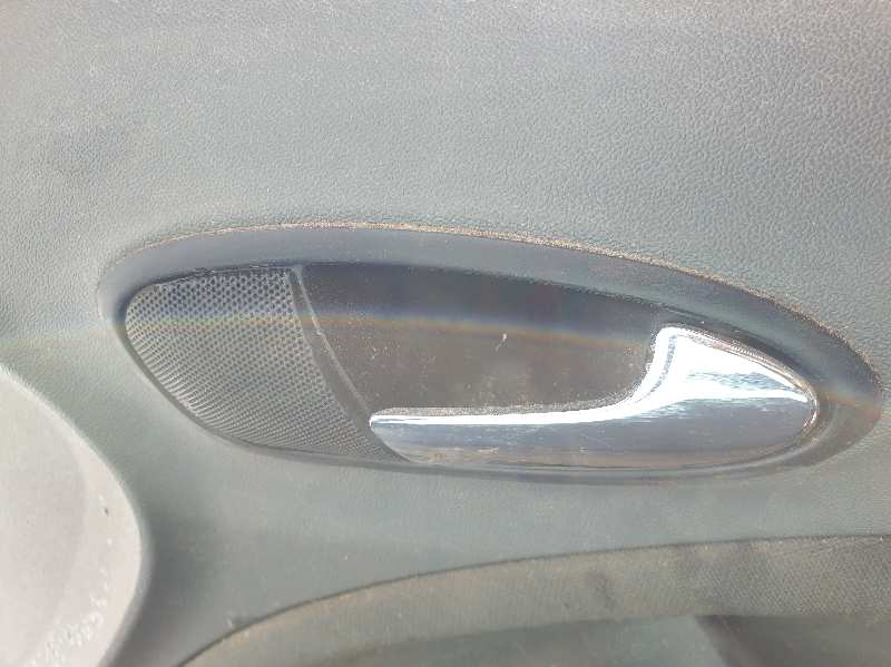 MANETA INTERIOR DELANTERA DERECHA